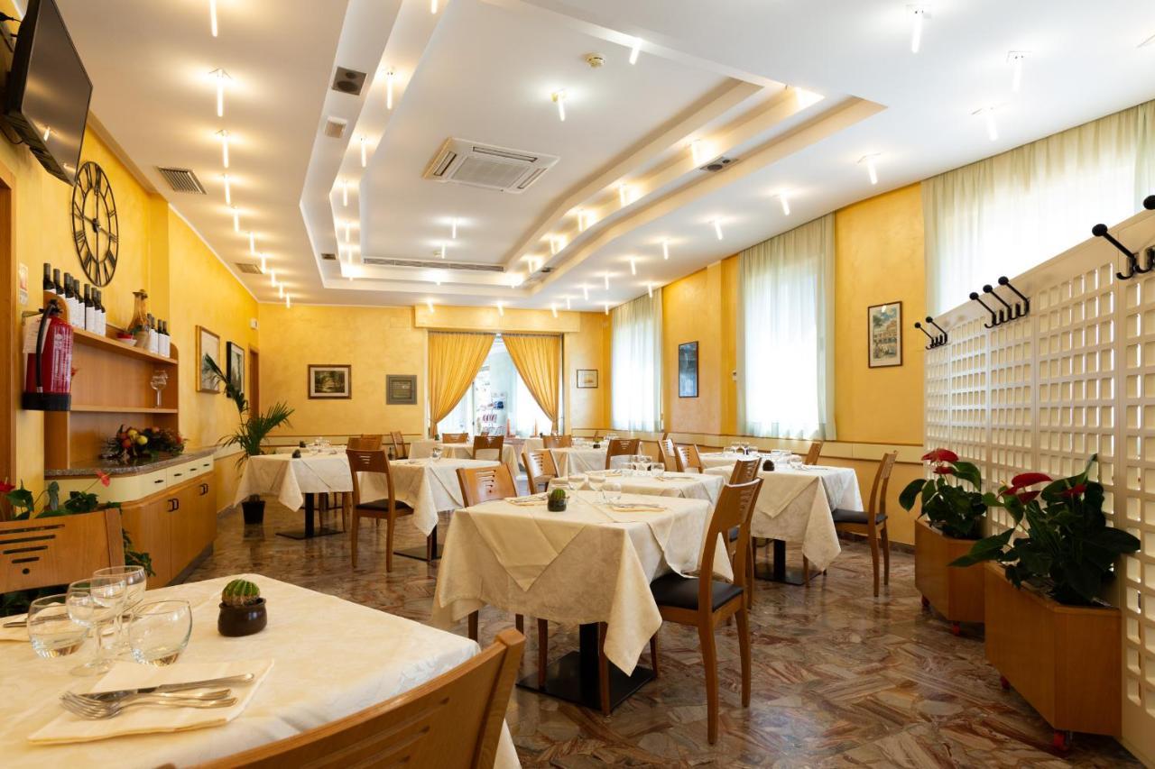 Hotel Belvedere Porto SantʼElpidio Eksteriør billede