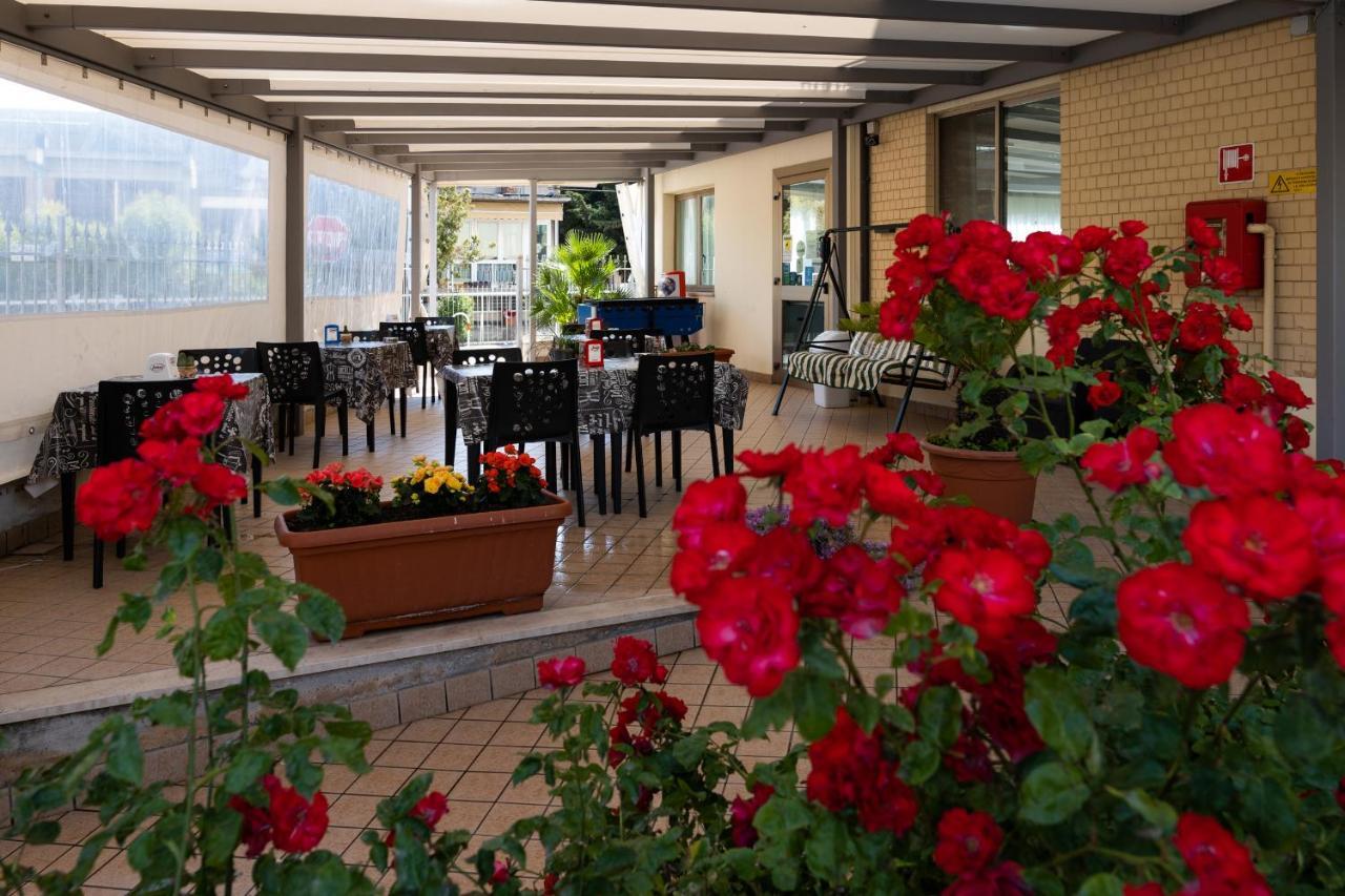 Hotel Belvedere Porto SantʼElpidio Eksteriør billede
