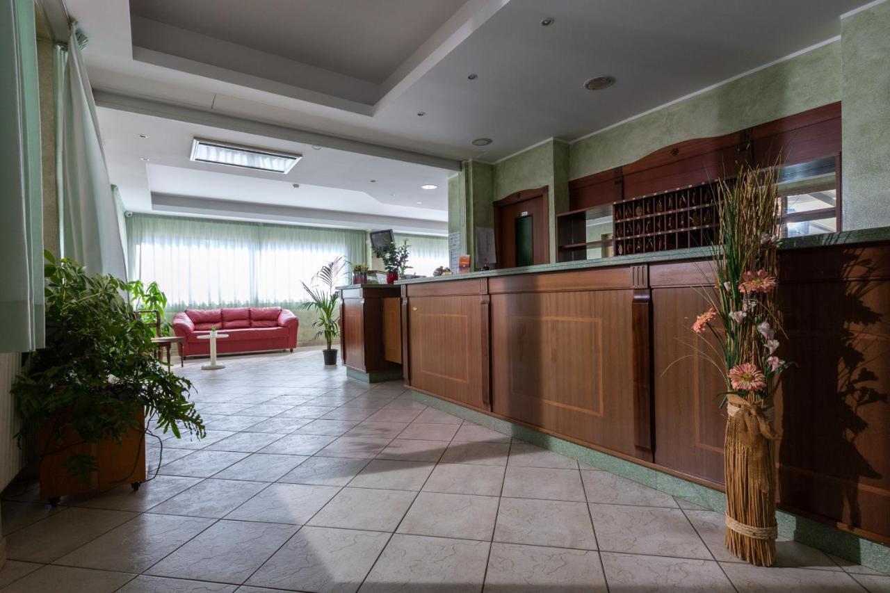 Hotel Belvedere Porto SantʼElpidio Eksteriør billede