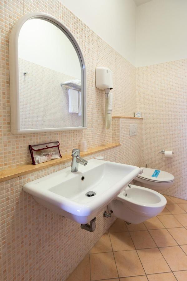 Hotel Belvedere Porto SantʼElpidio Eksteriør billede